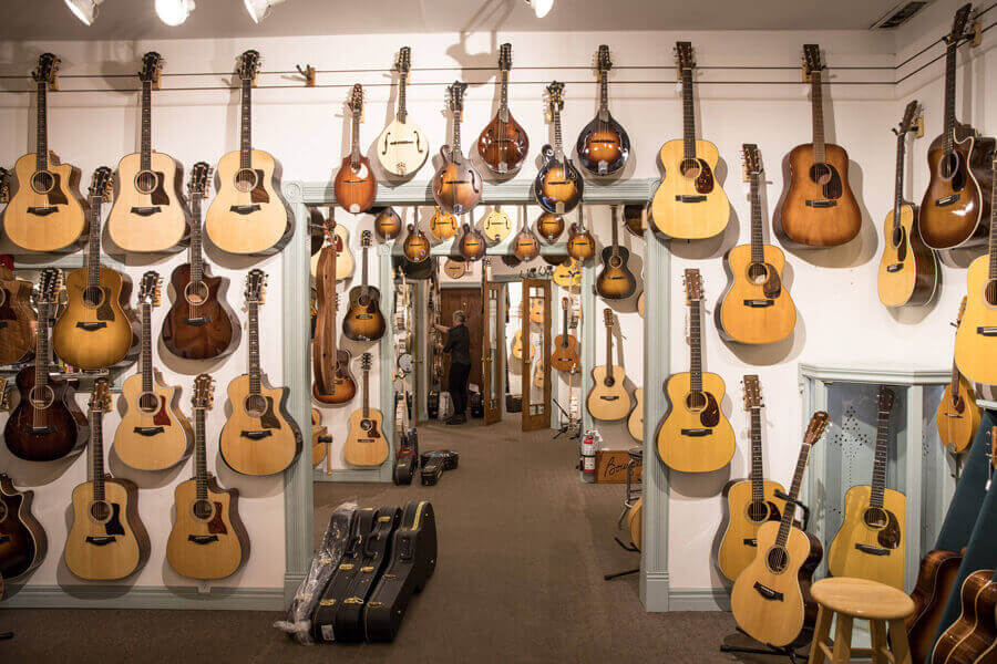 Cửa hàng nhạc cụ có tiếng tại TPHCM