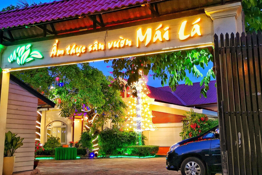 Nhà hàng bên bờ sông nổi tiếng ở Sài Gòn