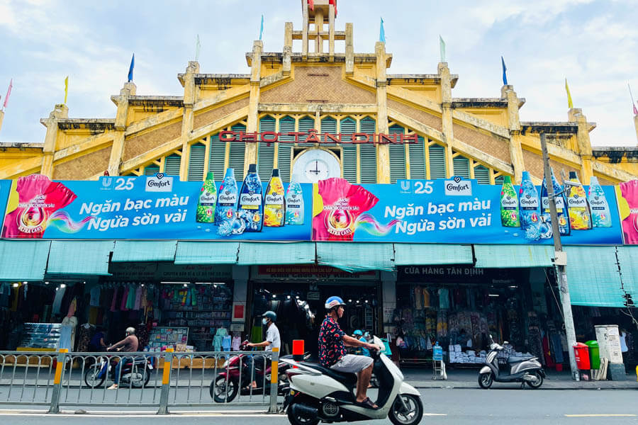 Chợ Tân Định - Nơi mua sỉ quần áo chất lượng tại TPHCM