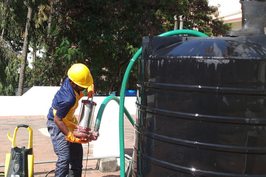 Dịch vụ vệ sinh bồn nước trọn gói tại TPHCM